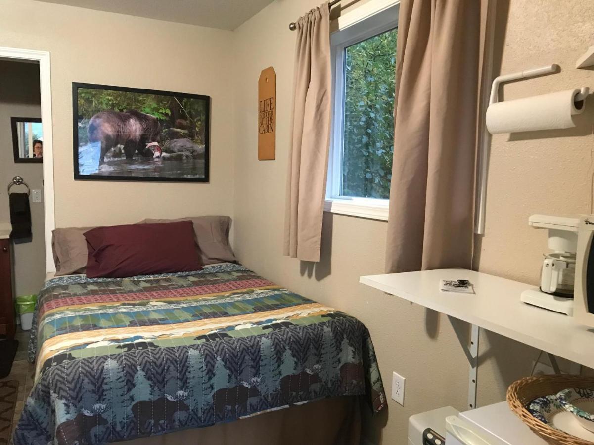 Cabin 1 Lynn View Lodge Haines Εξωτερικό φωτογραφία