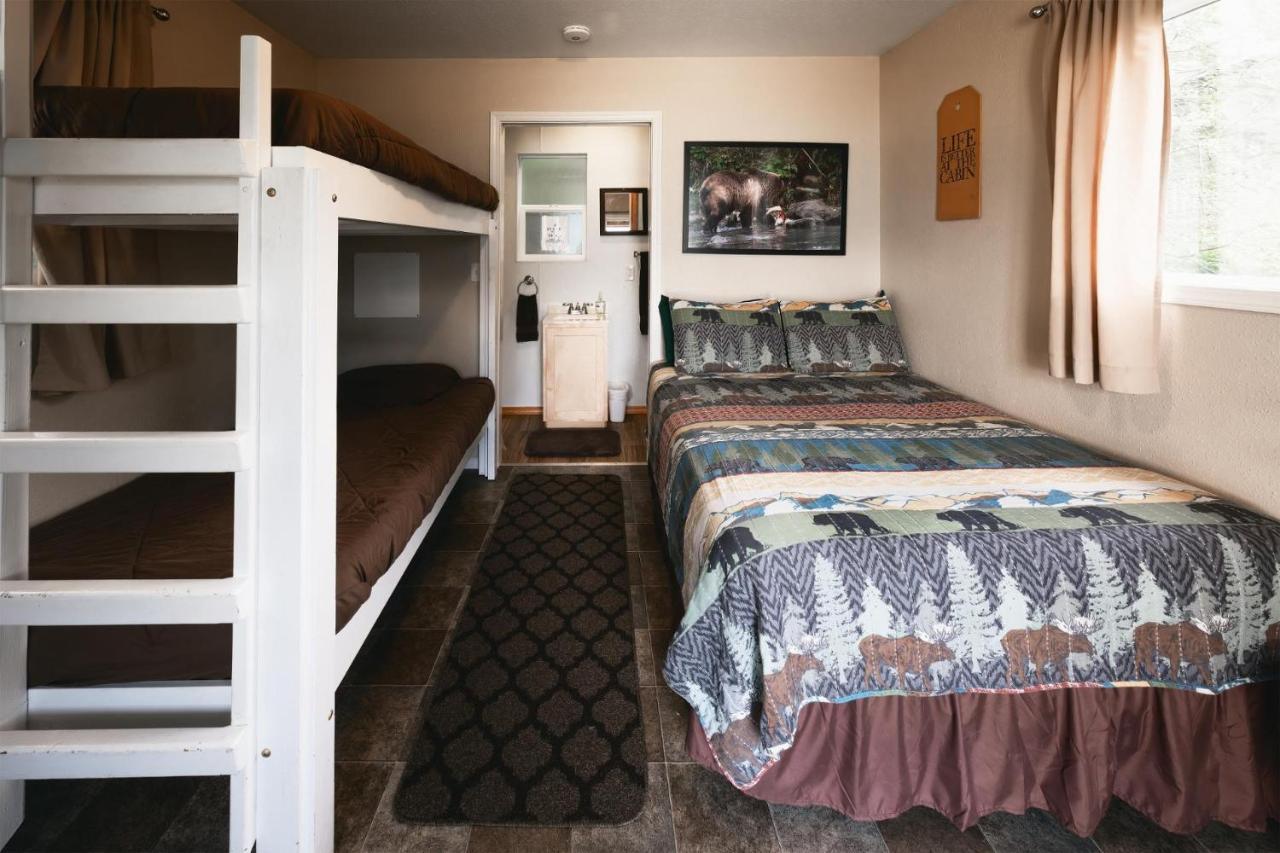 Cabin 1 Lynn View Lodge Haines Εξωτερικό φωτογραφία